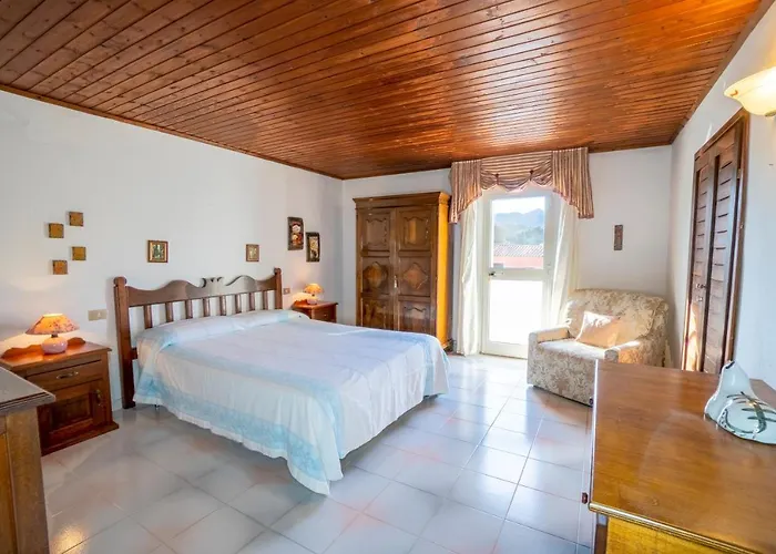 Le Di Mara - House Apartman Monte Petrosu